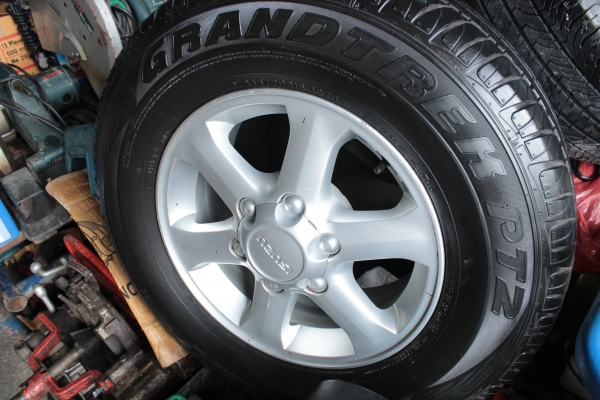 ขายล้อ IZUZU D-MAX ปี 2012  ราคาชุดละ 12,000