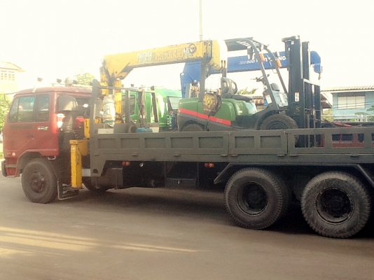 ขายรถบรรทุกสิบล้อติดเครน