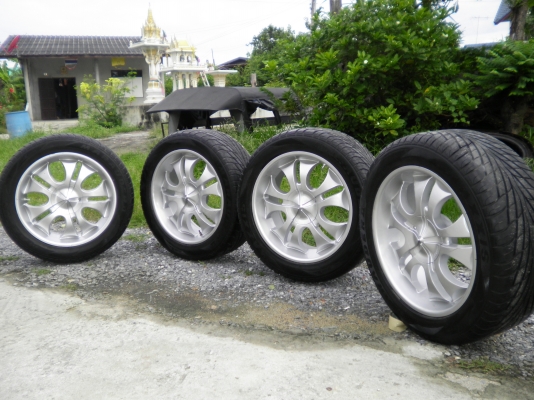 แม็ก20พร้อมยาง265/50/20ปี11 แมกซีซ