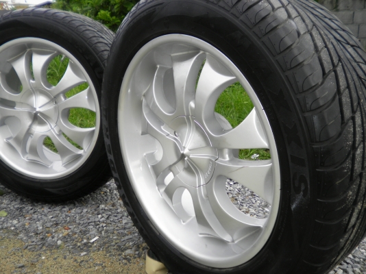 แม็ก20พร้อมยาง265/50/20ปี11 แมกซีซ