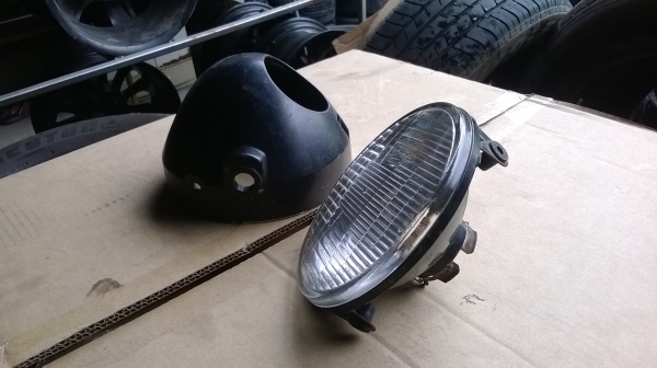 ขายไฟหน้า honda ftr225แท้ของยุ่นครับ 550 บาท 0806260417 เล็กครับ