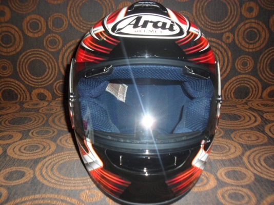 ขายARAI รุ่น CHASER ไซร์ M เลิกขี่ซื้อมายังไม่ได้ใส่ สีสวยไม่มีรอยชิวสโมกสภาพ98\%