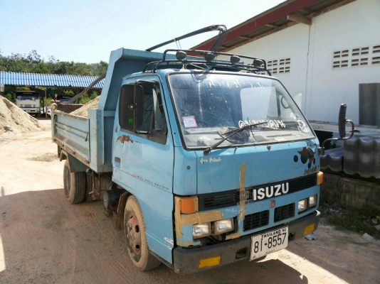 ขายรถ 6 ล้อดัมพ์ ISUZU NKR 88 แรงม้า เลขคัสซี NKR55EU5-7101729 เลขเครื่อง 4JB1-406507 ปี 2532 ราคา 300000