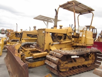 ขาย- รถแทรกเตอร์ ดันดิน KOMATSU: D2P-5 ใบมีด 6 ทิศทาง แทรคเหล็ก ตีนเป็ด สามเหลี่ยม