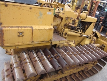 ขาย- รถแทรกเตอร์ ดันดิน KOMATSU: D2P-5 ใบมีด 6 ทิศทาง แทรคเหล็ก ตีนเป็ด สามเหลี่ยม ขาย- รถแทรกเตอร์ ดันดิน KOMATSU: D2P-5 ใบมีด 6 ทิศทาง แทรคเหล็ก ตีนเป็ด สามเหลี่ยม