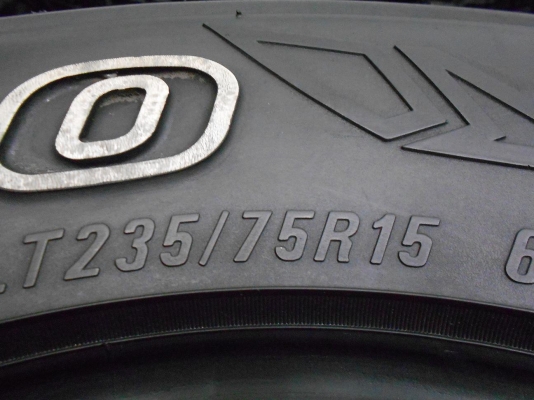 ขายยาง Maxxis Bravo 700 A/T 235/75/15 ปี 10 ดอกสวย ไม่มีปะ 1 ชุด/ใส่-ถ่วงฟรีค่ะ