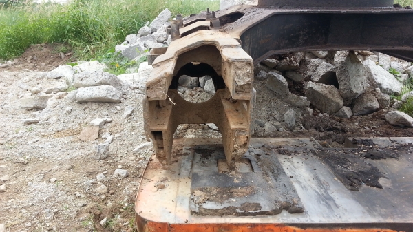 ขายด่วน เฟรมล่าง HITACHI EX200-3