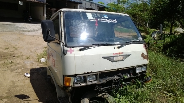 หัวเก๋งHINO KR300 มีอุปกรณ์ครบ มีผุนิดเดียวที่บันได....