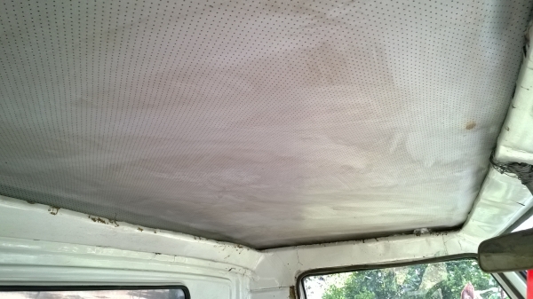 หัวเก๋งHINO KR300 มีอุปกรณ์ครบ มีผุนิดเดียวที่บันได....