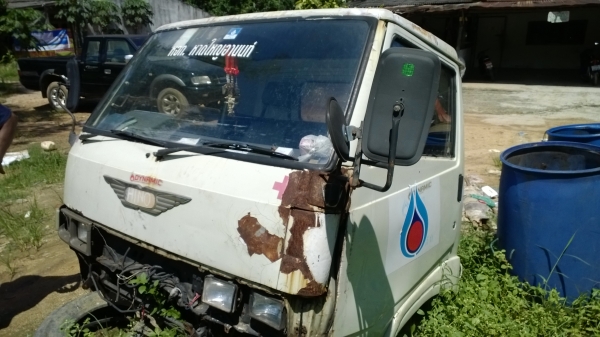 หัวเก๋งHINO KR300 มีอุปกรณ์ครบ มีผุนิดเดียวที่บันได....