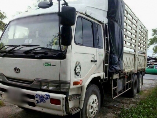 รถนิตสัน 10 ล้อ รั่ว  250 แรงม้า ปี 50  สนใจติดต่อ 081 - 6079515