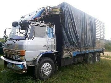 รถฮีโน่ 10 ล้อ รั่ว F18 เปลื่ยนเครื่อง 195 แรงม้า.  สนใจติดต่อ 081 - 6079515