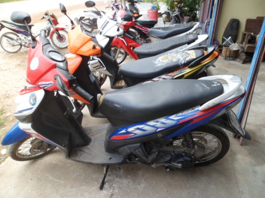 ขายCLICK 3 คัน 30,000 บาท
