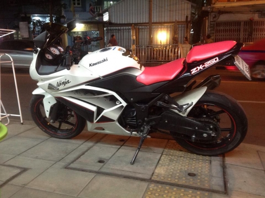 ขาย ninja250 ปี 2011 ราคาเร้า 99,000.-