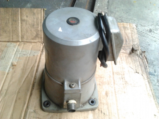 ขายปั้มน้ำเครื่องกลึงตัวใหญ่