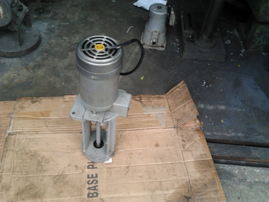 ขายปั้มน้ำเครื่องกลึงตัวใหญ่