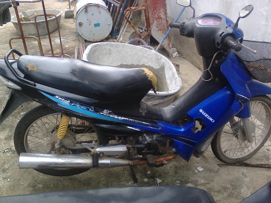 ขาย ซูซูกิ สแมช ดิสก์เบรค รถปี 2006 ราคา 6,500 บาท  มีทะเบียน