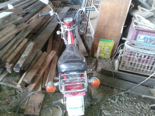 ชาลี  ขับได้