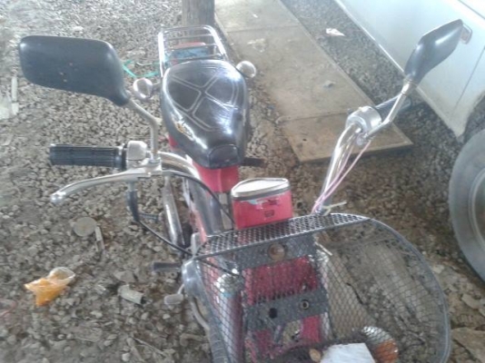 ชาลี  ขับได้