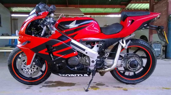 ขาย vfr400 NC30 ทะเบียน 80000 สัน 0854763433