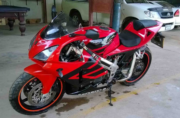 ขาย vfr400 NC30 ทะเบียน 80000 สัน 0854763433