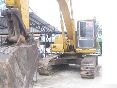 ขาย Komatsu PC 200-6 ซีเรียล 8000 กว่า เอกสารเล่มทะเบียน ไฟ้ฟ้าครบแอร์เย็น โทร 088-4501277