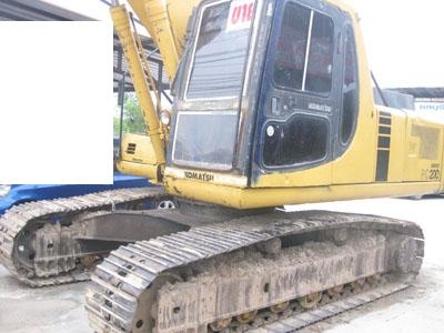 ขาย Komatsu PC 200-6 ซีเรียล 8000 กว่า เอกสารเล่มทะเบียน ไฟ้ฟ้าครบแอร์เย็น โทร 088-4501277