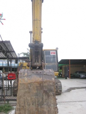 ขาย Komatsu PC 200-6 ซีเรียล 8000 กว่า เอกสารเล่มทะเบียน ไฟ้ฟ้าครบแอร์เย็น โทร 088-4501277