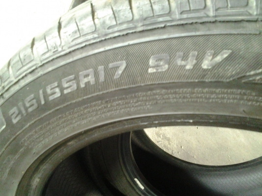 ยาง dunlop 215/55/17 ปี 11 นุ่มๆ ดอกหนาๆ ยาง dunlop 215/55/17 ปี 11 นุ่มๆ ดอกหนาๆ