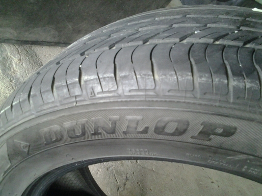 ยาง dunlop 215/55/17 ปี 11 นุ่มๆ ดอกหนาๆ ยาง dunlop 215/55/17 ปี 11 นุ่มๆ ดอกหนาๆ