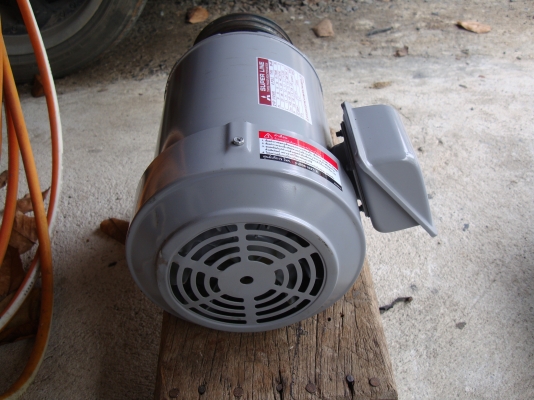 ขายมอเตอร์มิตซูบิชิ 2 HP ไฟ 360 V