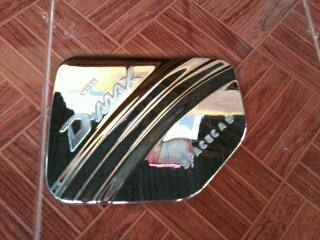 ฝาครอบฝาถังน้ำมันโครเมียมของดีแม็ก เงาๆ