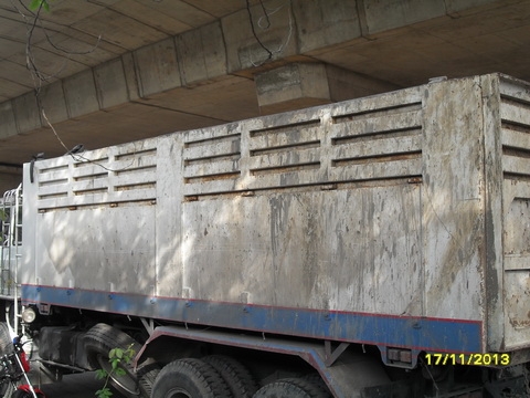 กระบะเหล็กแผงเรียบ ฝังพื้น สูง150 ยาว 6 เมตร สภาพดี