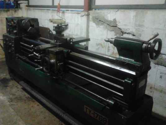 ขายเครื่องกลึง 9 ฟุต TAKISAWA 160.000 บาทนิ้วมิลไม่ต้องเปียน