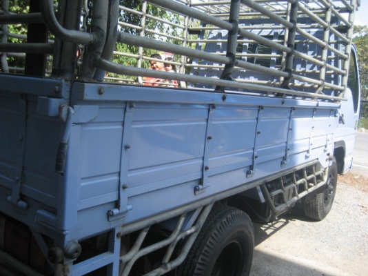 ขายรถบรรทุก 6 ล้อยี่ห้อ ISUZU สภาพดี