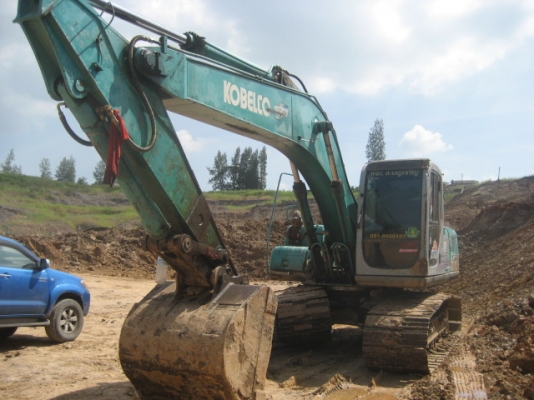 ขายรถแม็คโค ยี่ห้อ KOBELCO