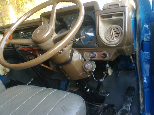 ขาย6ล้อดั้ม KS12 เครื่อง4BD1 110แรง พวงมาลัยพาวเวอร์ ยกหัวได้ กะบะดั้มสวย