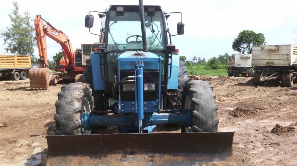 ขายรถไถ ยี่ห้อ FORD 6640
