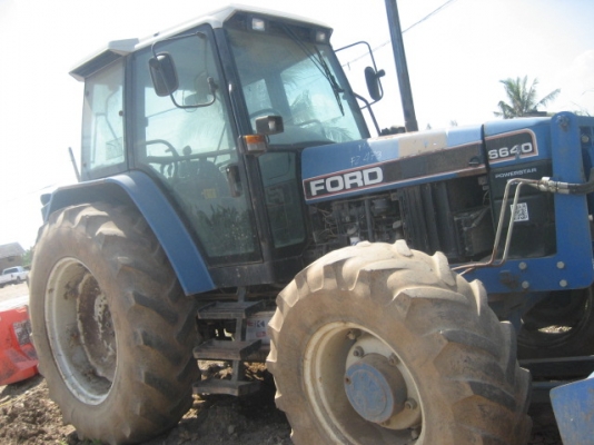 ขายรถไถ ยี่ห้อ FORD 6640