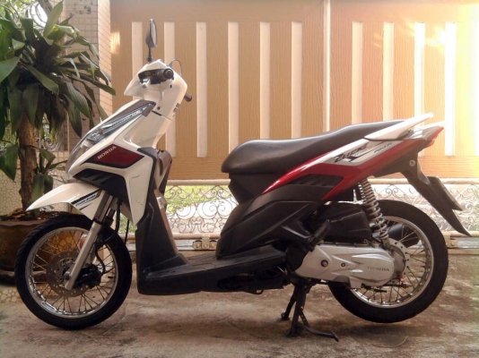 ขออนุญาติขาย Honda CLICK-i ปี 53 วิ่งไม่ถึง 10,000 Km โอนให้ฟรีครับ