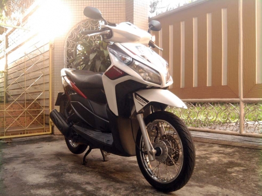 ขออนุญาติขาย Honda CLICK-i ปี 53 วิ่งไม่ถึง 10,000 Km โอนให้ฟรีครับ