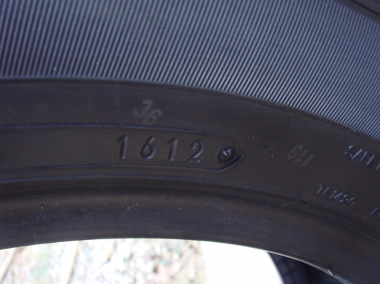 ขายยาง Dunlop 205  55  16 ปี 12