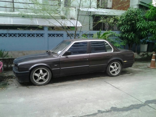 ขาย BMW อี30 4 ประตู ขาย BMW อี30 4 ประตู