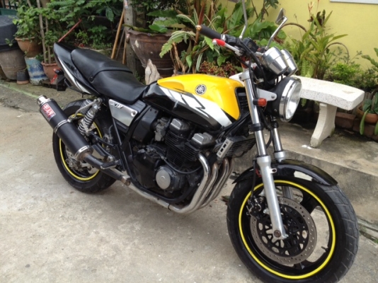ขายด่วน yamaha xjr 400 inv ของแต่งเพียบ ราคา 57000 สนใจติดต่อ 0816545052 เอ รถอยู่นนทบุรี