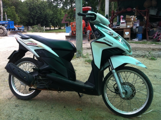 ขาย honda click 110i l สีขาวหัวฉีด 17500 บาท