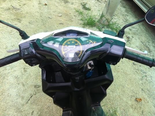 ขาย honda click 110i l สีขาวหัวฉีด 17500 บาท