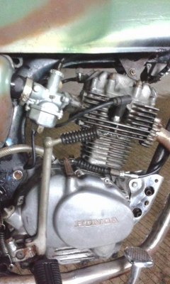 ขาย Honda CB100 แต่งแนวไหนไม่รู้สภาพดีราคา 7500 บาท ขาย Honda CB100 แต่งแนวไหนไม่รู้สภาพดีราคา 7500 บาท