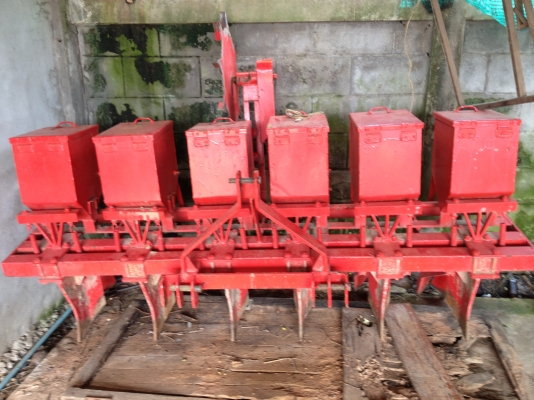 เครื่องหยอดเมล็ดข้าว