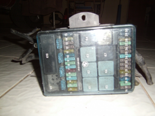 ขายกล่อง ฟิว BMW E30 ตัวหนังสือครบ