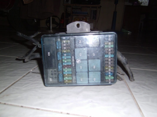 ขายกล่อง ฟิว BMW E30 ตัวหนังสือครบ